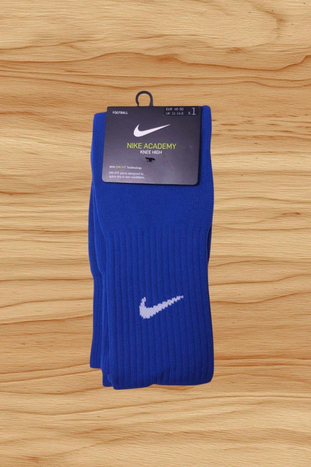 VintageGrimm Nike Academy Fußballstutzen in Blau mit weißem Swoosh und Dri-FIT-Technologie